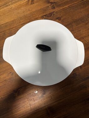 Corningware 4 Quart White Dutch Oven